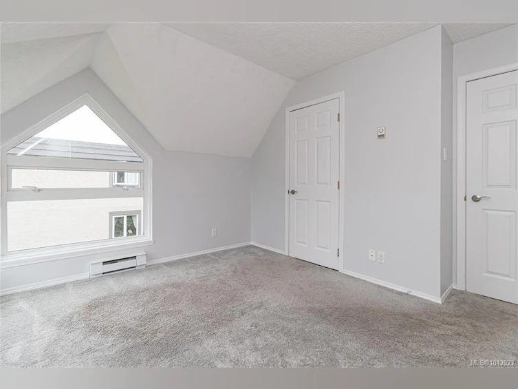 403-2710 Grosvenor Road, Victoria, BC, V8T 3M9 - 13