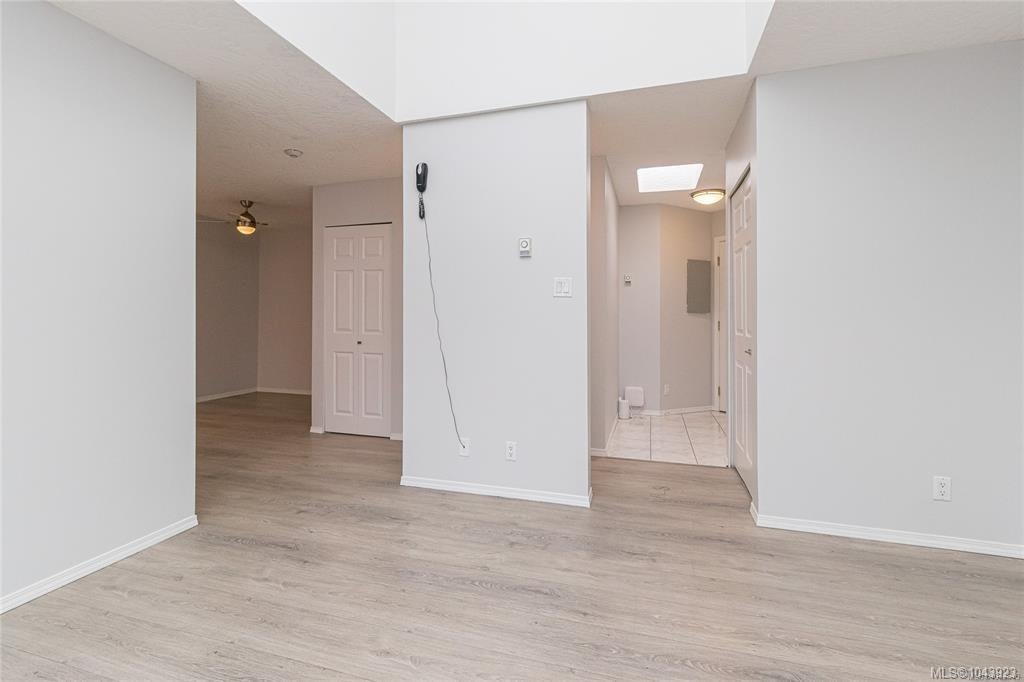 403-2710 Grosvenor Road, Victoria, BC, V8T 3M9 - 6