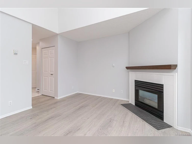 403-2710 Grosvenor Road, Victoria, BC, V8T 3M9 - 11