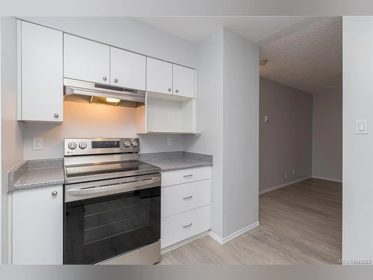 403-2710 Grosvenor Road, Victoria, BC, V8T 3M9 - 18