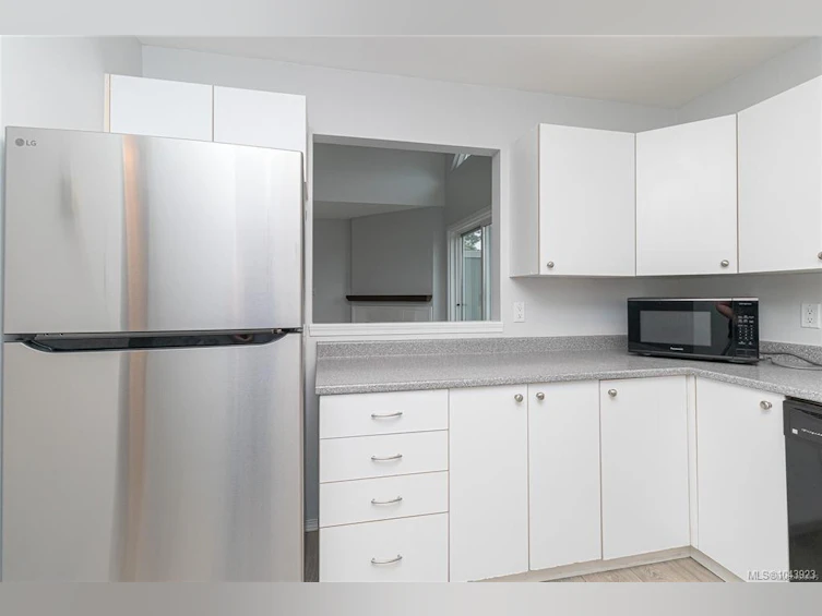 403-2710 Grosvenor Road, Victoria, BC, V8T 3M9 - 19