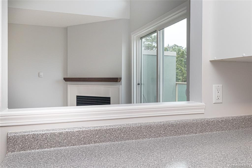 403-2710 Grosvenor Road, Victoria, BC, V8T 3M9 - 16