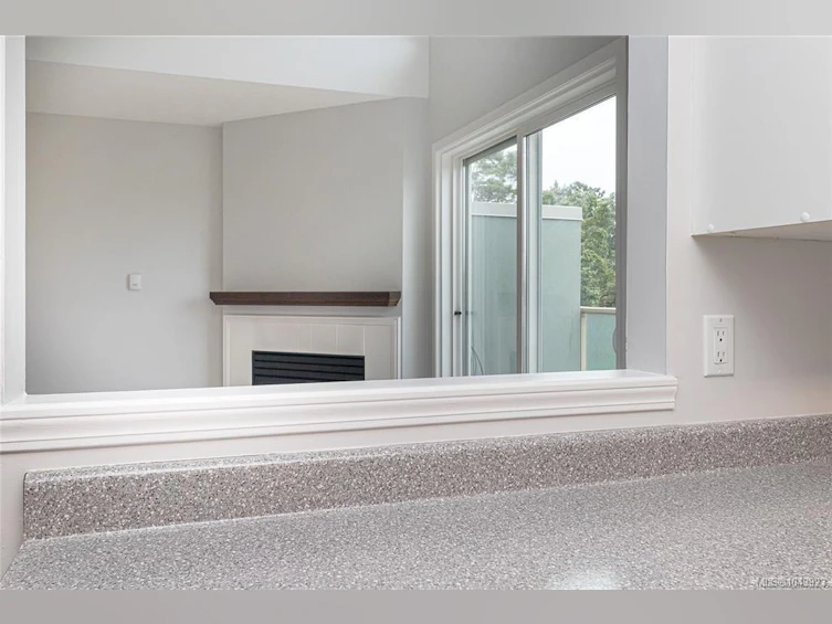 403-2710 Grosvenor Road, Victoria, BC, V8T 3M9 - 16