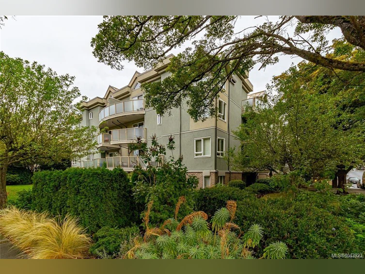 403-2710 Grosvenor Road, Victoria, BC, V8T 3M9 - 5