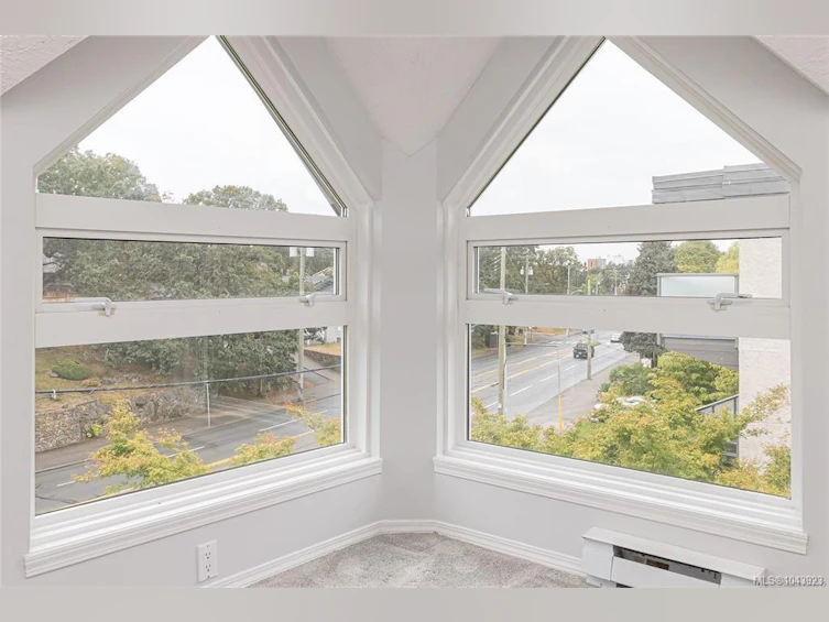 403-2710 Grosvenor Road, Victoria, BC, V8T 3M9 - 12