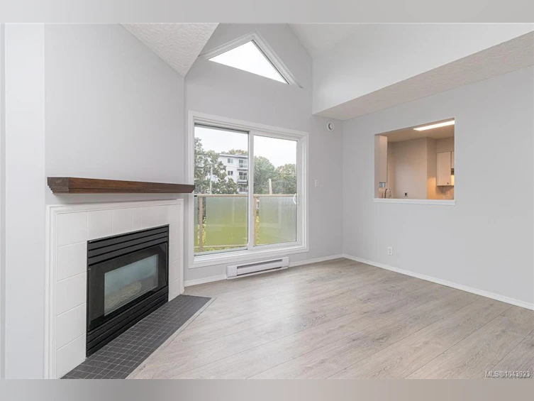 403-2710 Grosvenor Road, Victoria, BC, V8T 3M9 - 7