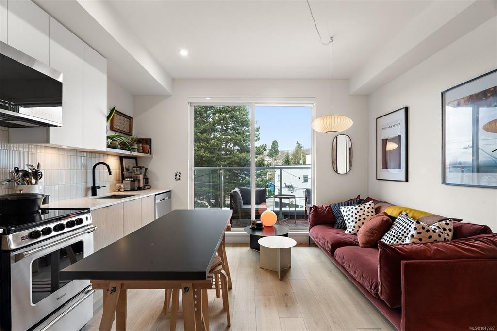 306-1301 Hillside Avenue, Victoria, BC, V8T 0E3 - 7