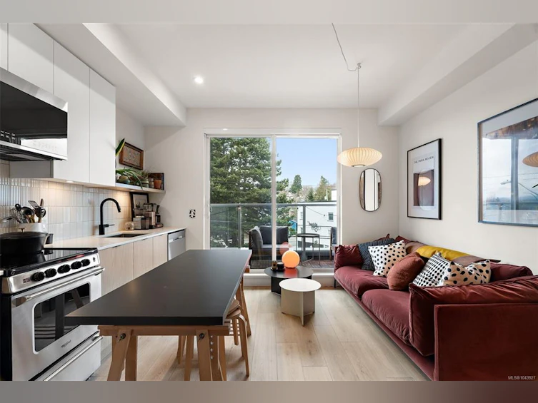 306-1301 Hillside Avenue, Victoria, BC, V8T 0E3 - 7