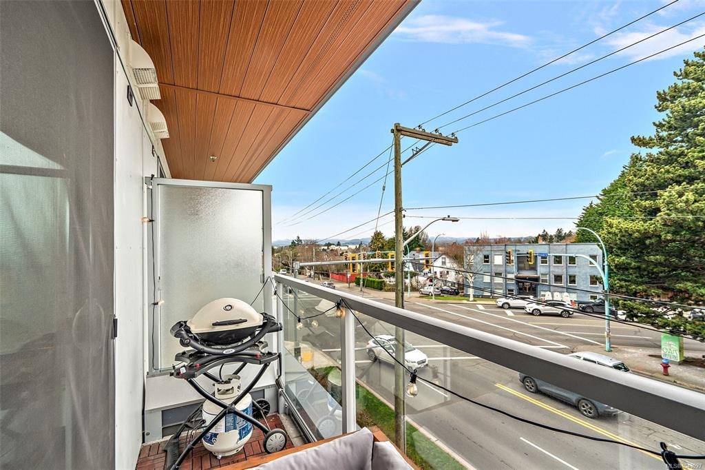 306-1301 Hillside Avenue, Victoria, BC, V8T 0E3 - 18