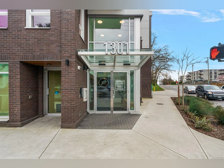 306-1301 Hillside Avenue, Victoria, BC, V8T 0E3 - 23