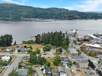 3053 Kingsway Avenue - 3