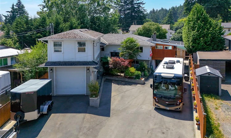 1327 Justine Place