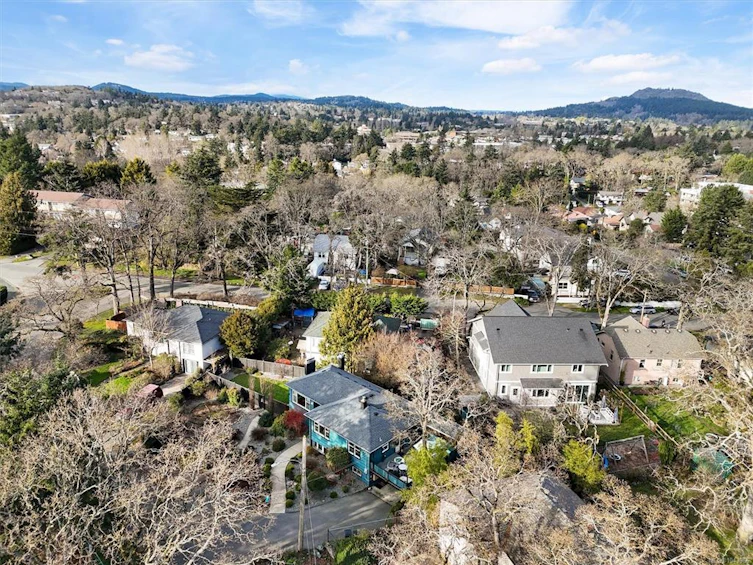 3771 Winston Crescent, Saanich, BC, V8X 1S2 - 43