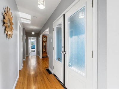 3771 Winston Crescent - 3