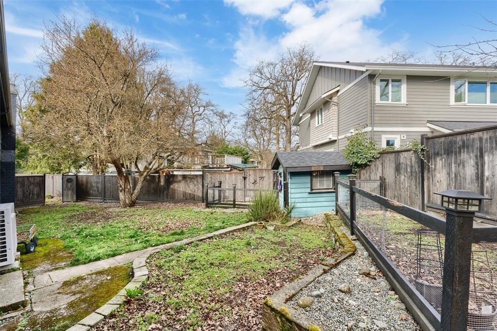 3771 Winston Crescent, Saanich, BC, V8X 1S2 - 34