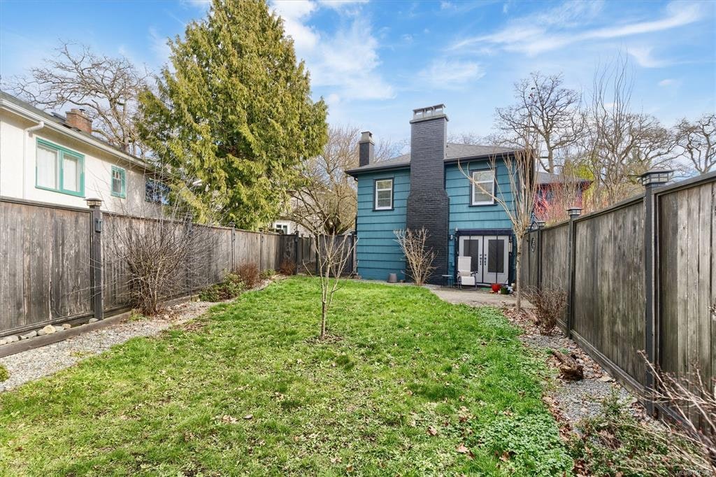 3771 Winston Crescent, Saanich, BC, V8X 1S2 - 39