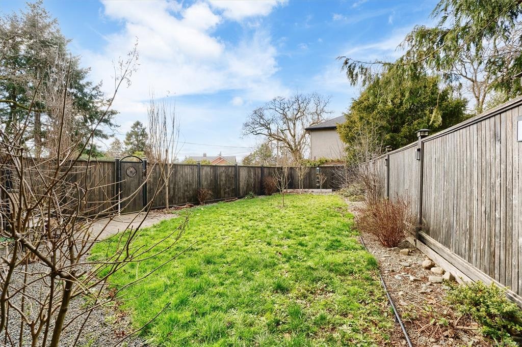 3771 Winston Crescent, Saanich, BC, V8X 1S2 - 38