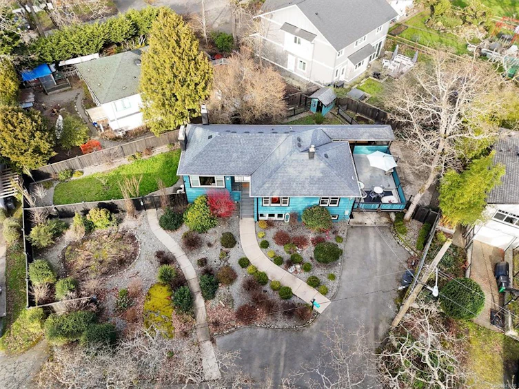 3771 Winston Crescent, Saanich, BC, V8X 1S2