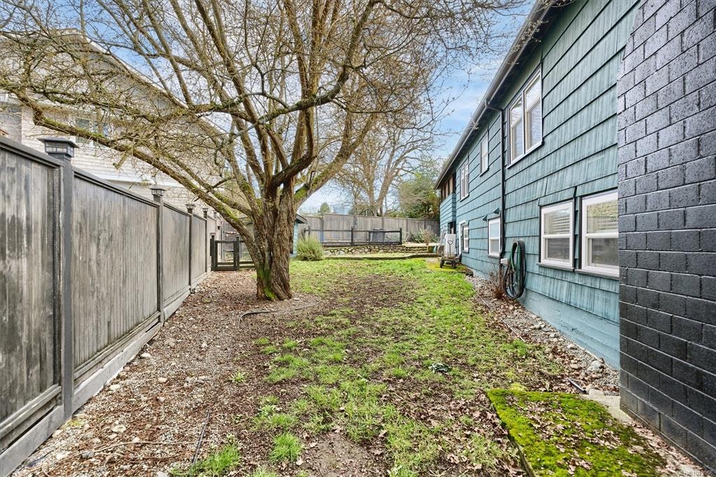 3771 Winston Crescent, Saanich, BC, V8X 1S2 - 37