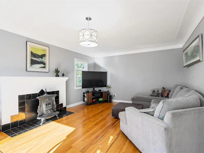 3771 Winston Crescent - 4