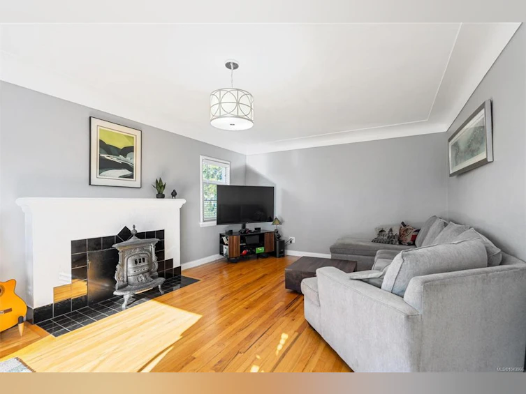 3771 Winston Crescent, Saanich, BC, V8X 1S2 - 4