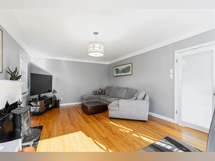 3771 Winston Crescent, Saanich, BC, V8X 1S2 - 5