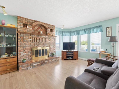 429 Davis Road - 4