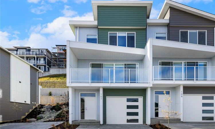 107-151 Royal Pacific Way