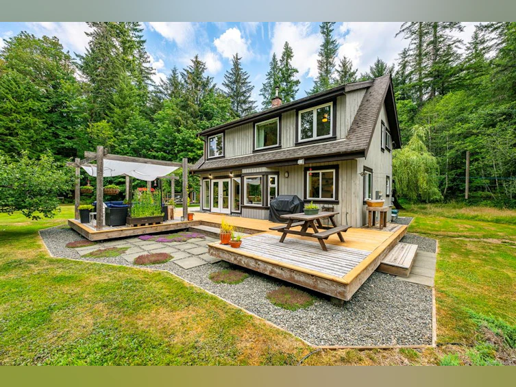 7003 N River Avenue, Black Creek, BC, V9N 1N5