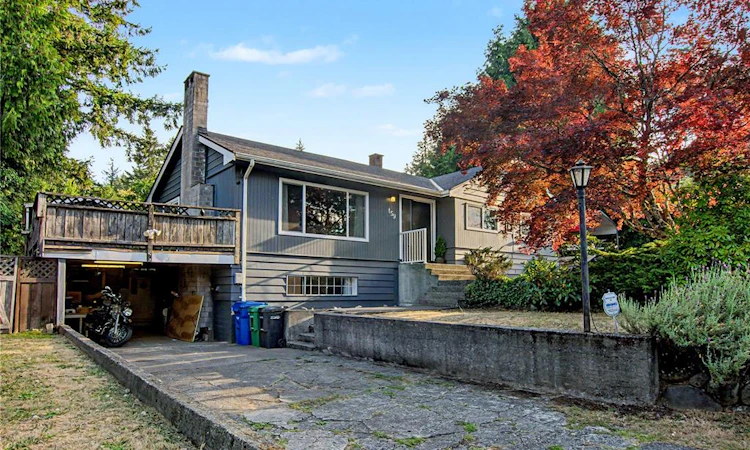 159 W Roberta Road