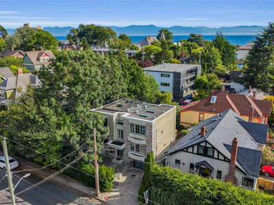 611 Niagara Street - 2