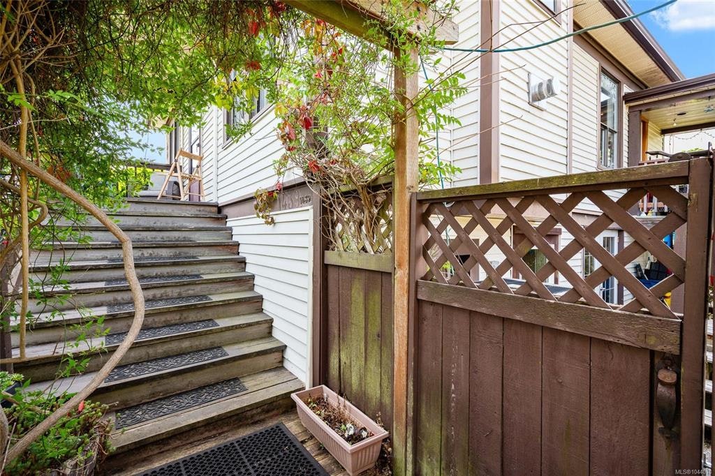 1439 Haultain Street, Victoria, BC, V8R 2J8 - 24