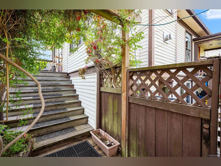 1439 Haultain Street, Victoria, BC, V8R 2J8 - 24
