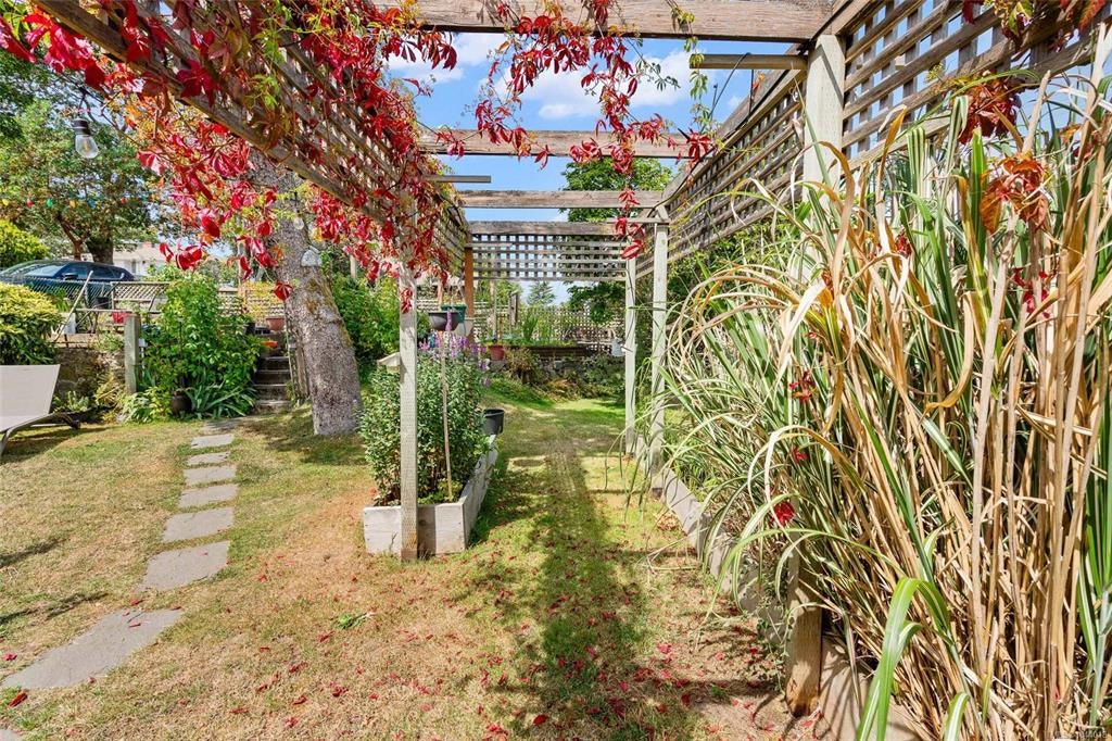 1439 Haultain Street, Victoria, BC, V8R 2J8 - 40