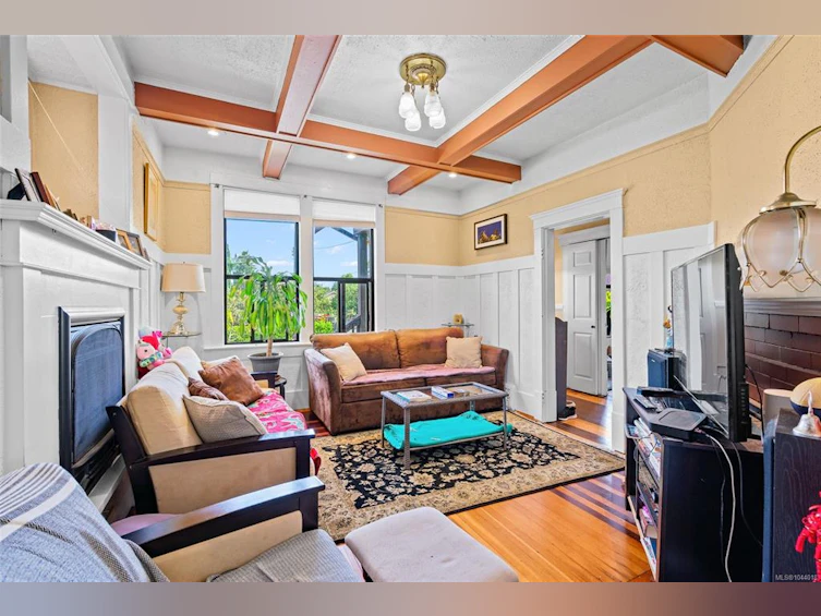 1439 Haultain Street, Victoria, BC, V8R 2J8 - 3