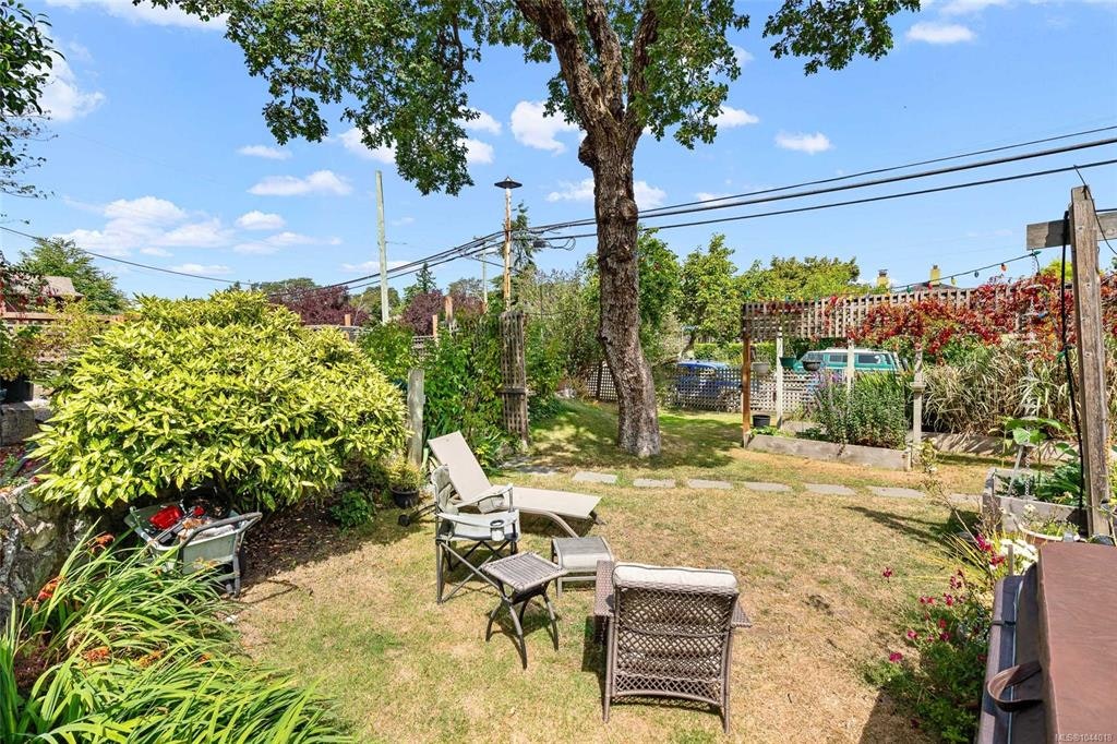 1439 Haultain Street, Victoria, BC, V8R 2J8 - 43