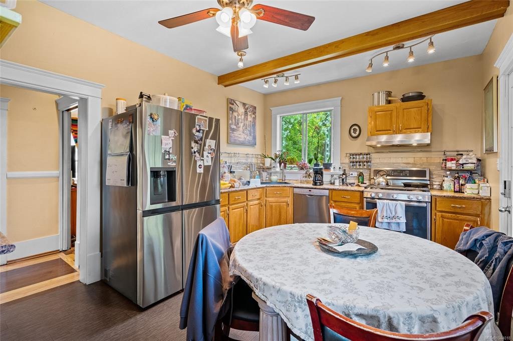 1439 Haultain Street, Victoria, BC, V8R 2J8 - 11