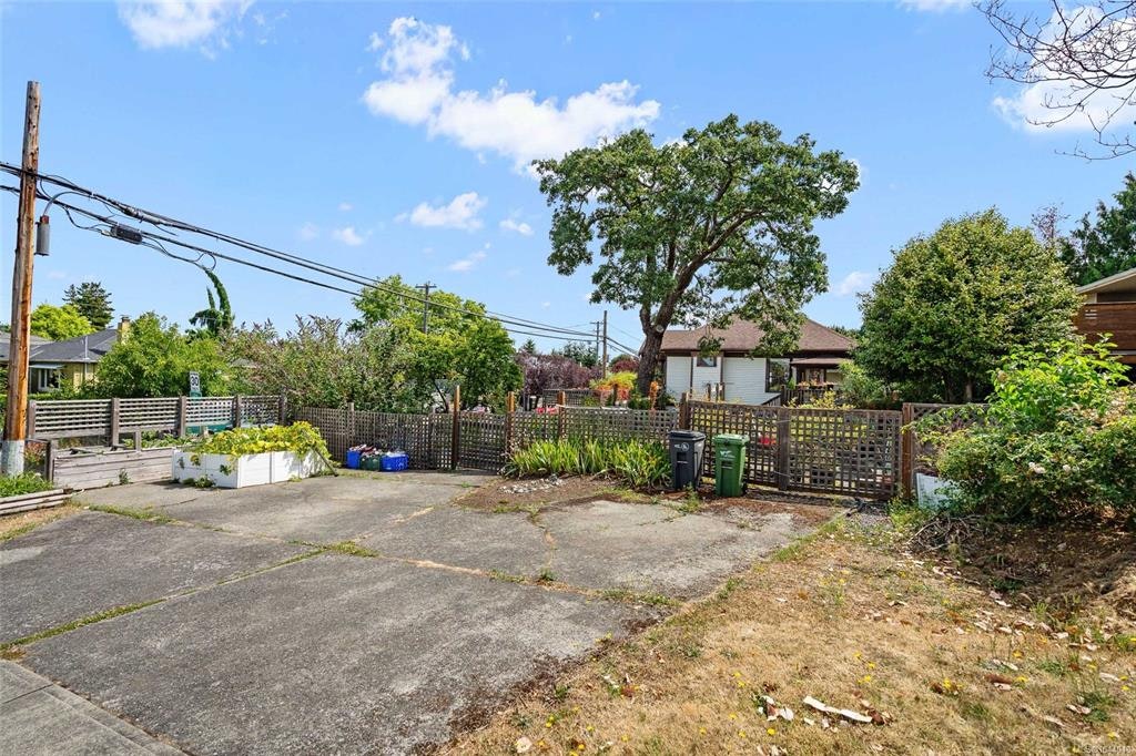 1439 Haultain Street, Victoria, BC, V8R 2J8 - 48