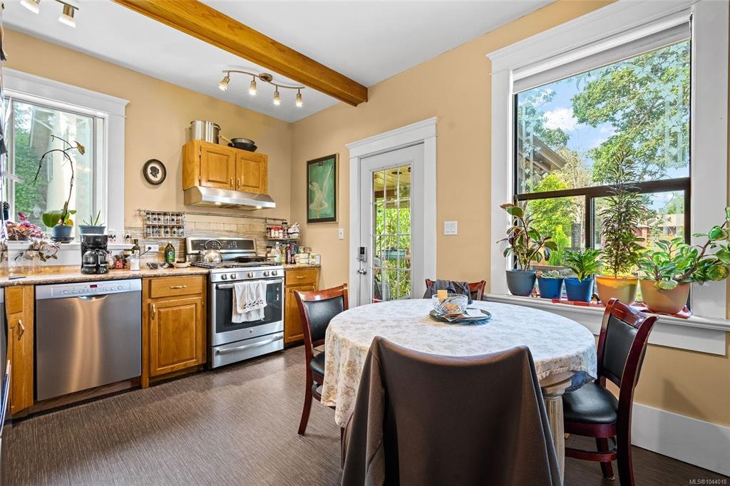 1439 Haultain Street, Victoria, BC, V8R 2J8 - 7