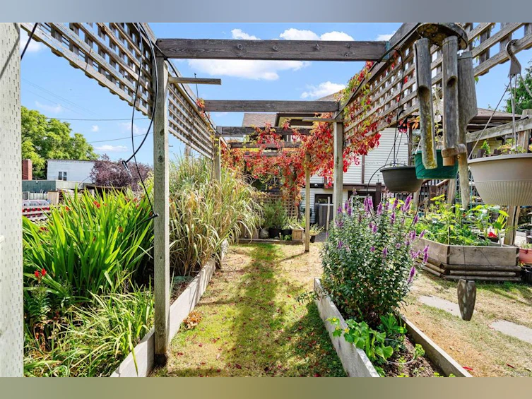 1439 Haultain Street, Victoria, BC, V8R 2J8 - 38
