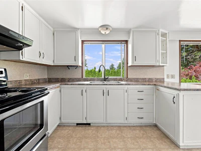 1900 Leyns Road - 2