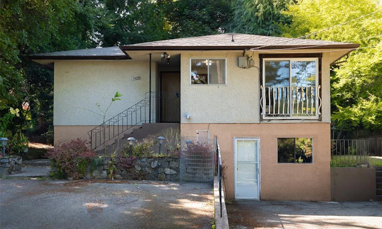 1900 Leyns Road