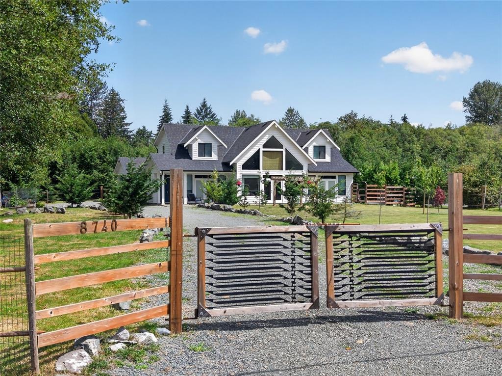 8740 Oyster River Way, Black Creek, BC, V9J 1K3
