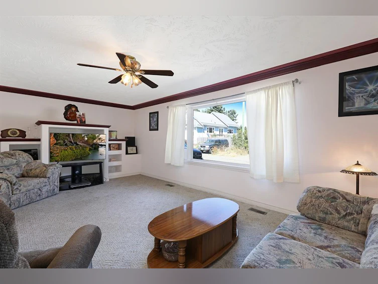 2780 Dunsmuir Avenue, Cumberland, BC, V0R 1S0 - 3