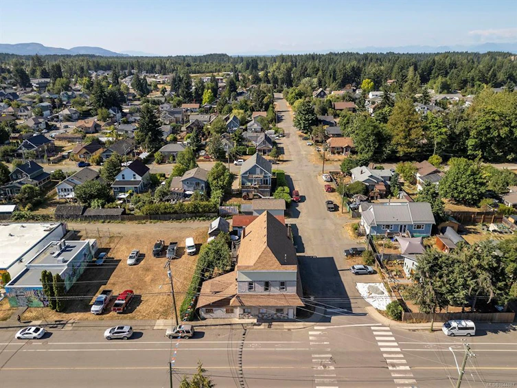 2780 Dunsmuir Avenue, Cumberland, BC, V0R 1S0 - 8