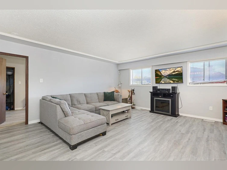 2780 Dunsmuir Avenue, Cumberland, BC, V0R 1S0 - 10