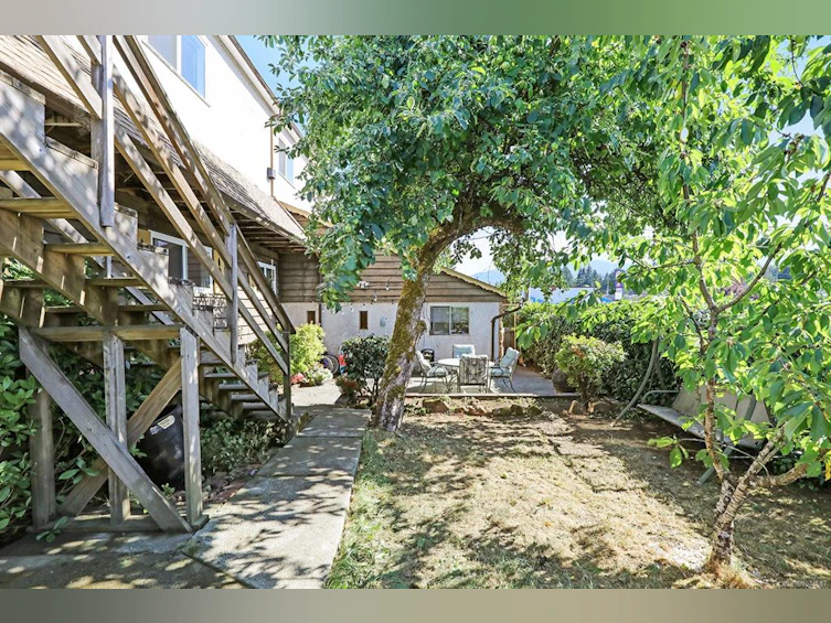 2780 Dunsmuir Avenue, Cumberland, BC, V0R 1S0 - 37
