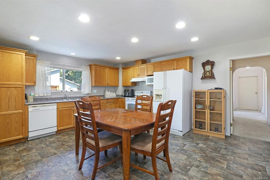 2780 Dunsmuir Avenue, Cumberland, BC, V0R 1S0 - 7