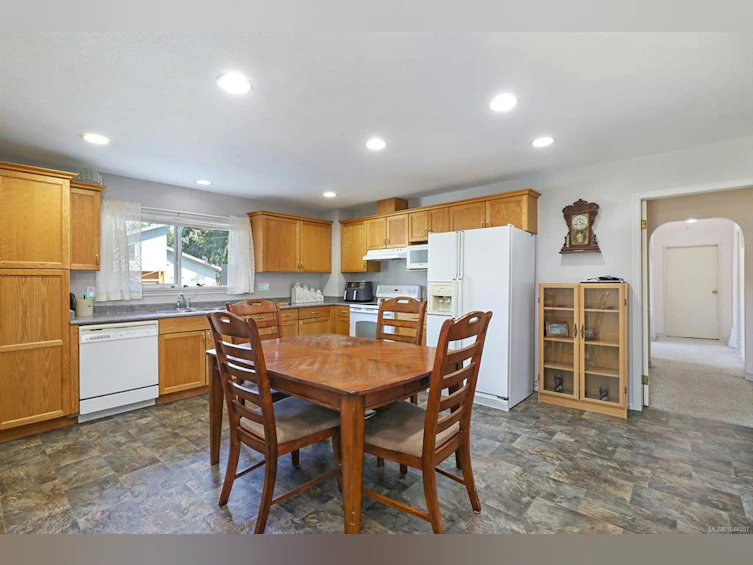 2780 Dunsmuir Avenue, Cumberland, BC, V0R 1S0 - 7