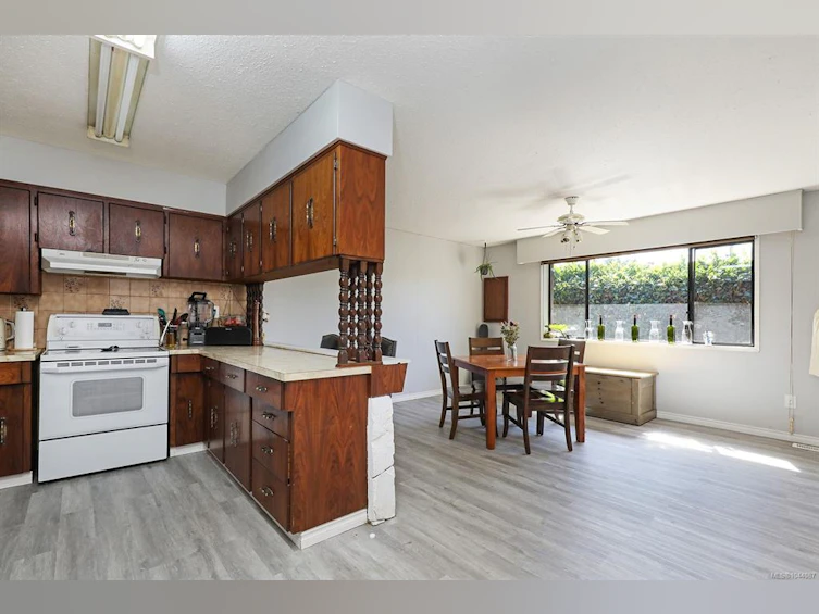 2780 Dunsmuir Avenue, Cumberland, BC, V0R 1S0 - 13